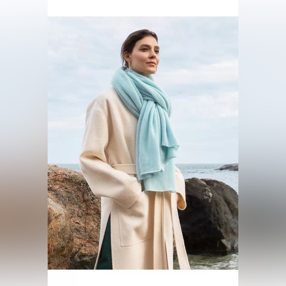 White+Warren cashmere travel wrap sea ice 4547T - Picture 3 of 4